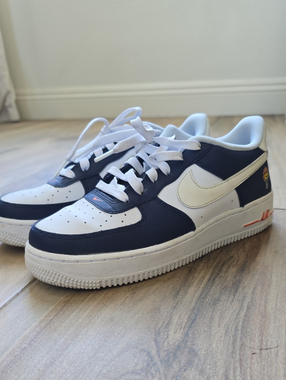 Nike Kids Navy and White Low-Top Sneakers